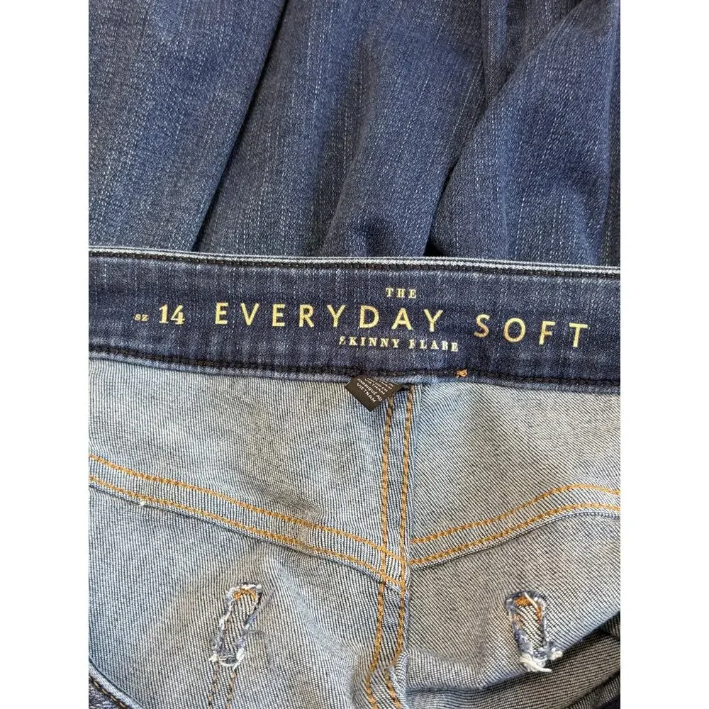 WHBM Women’s Distressed Flare Leg Jeans Sz 14 - Picture 12 of 13